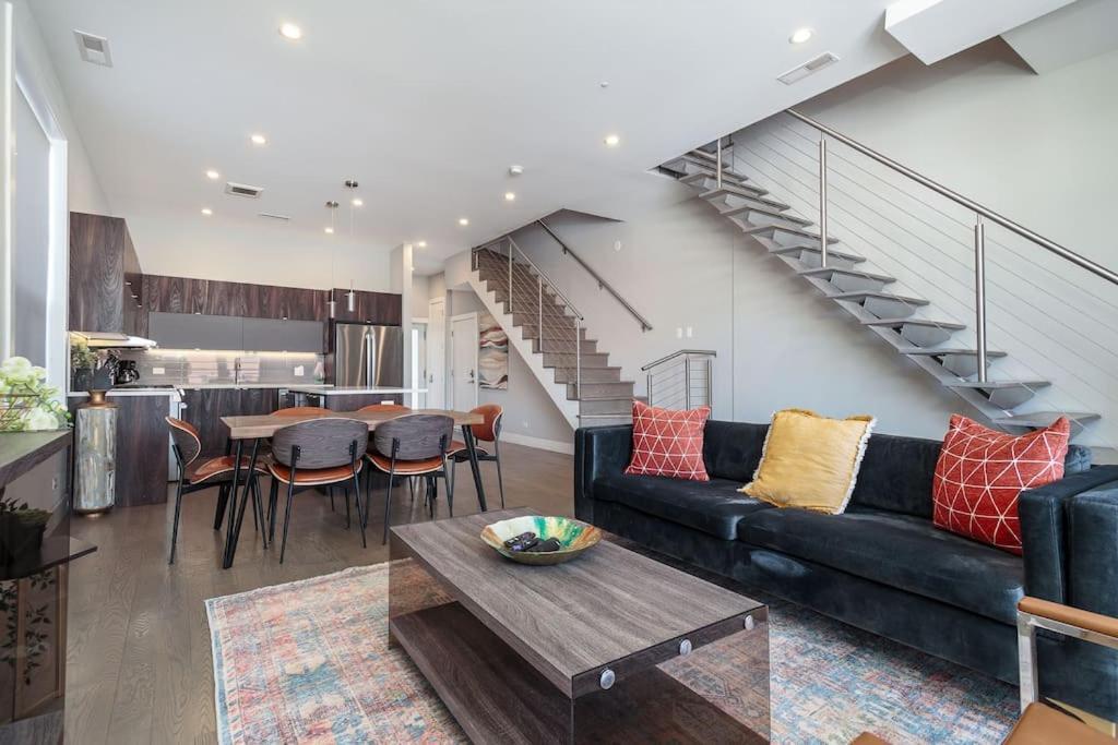 Вилла Breathtaking Downtown Penthouse A - Sleeps 11 Чикаго Экстерьер фото