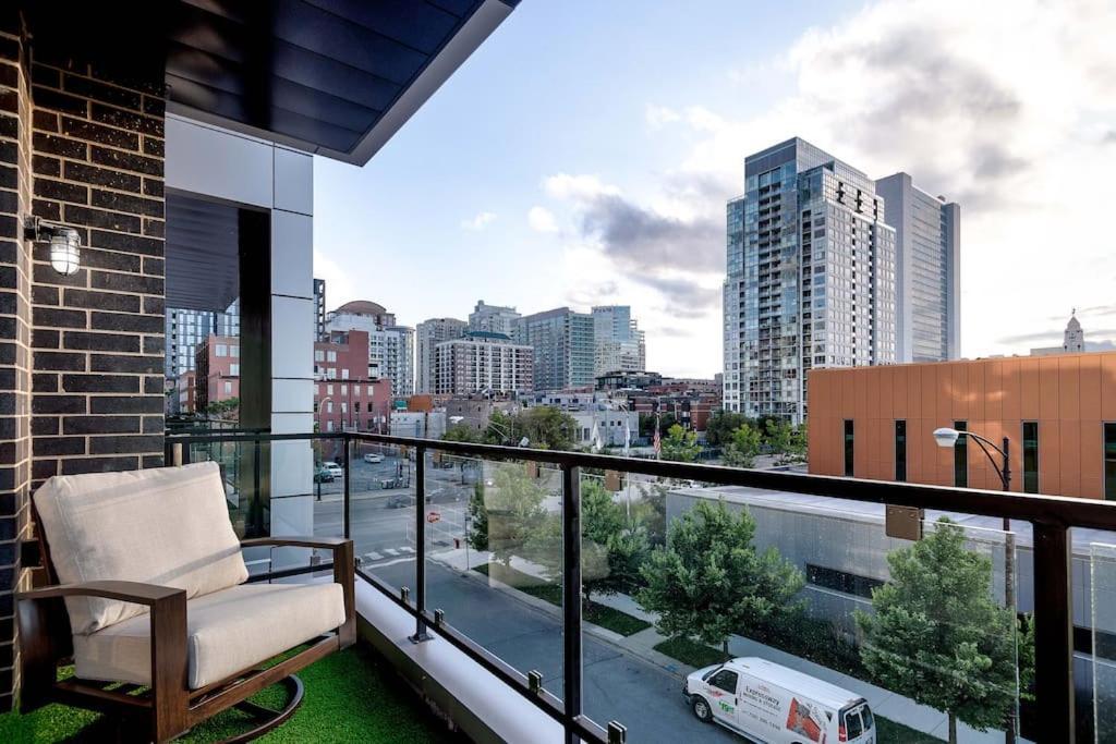 Вилла Breathtaking Downtown Penthouse A - Sleeps 11 Чикаго Экстерьер фото