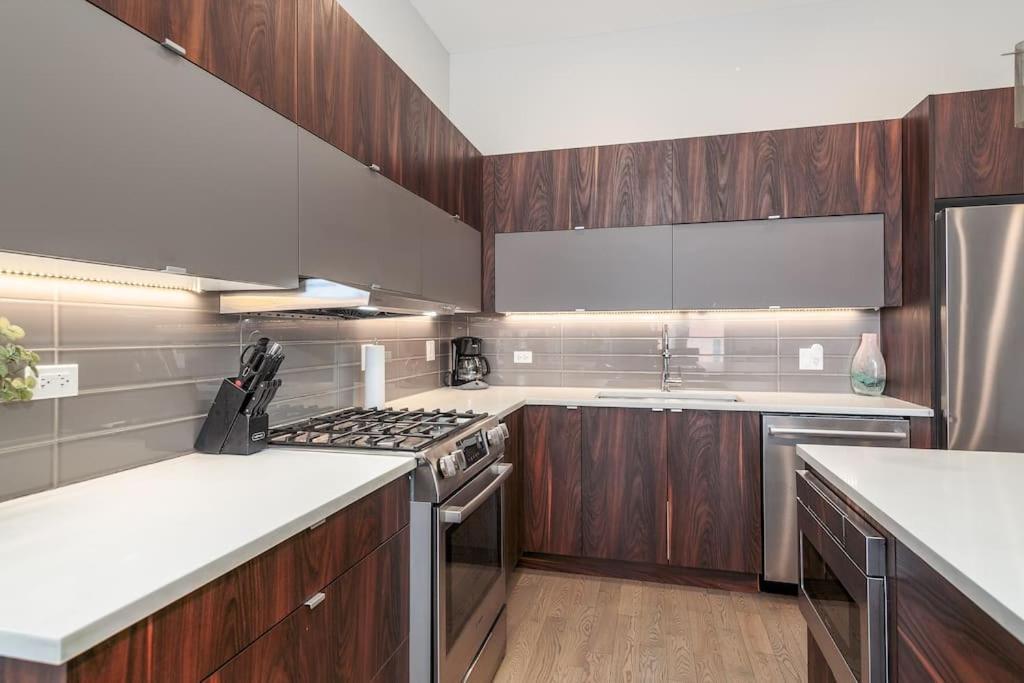 Вилла Breathtaking Downtown Penthouse A - Sleeps 11 Чикаго Экстерьер фото